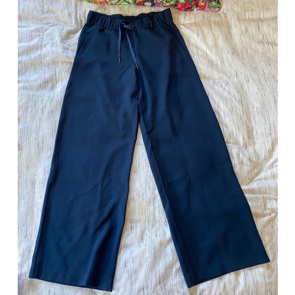 NWOT Lululemon On the Fly Wide Leg Pant